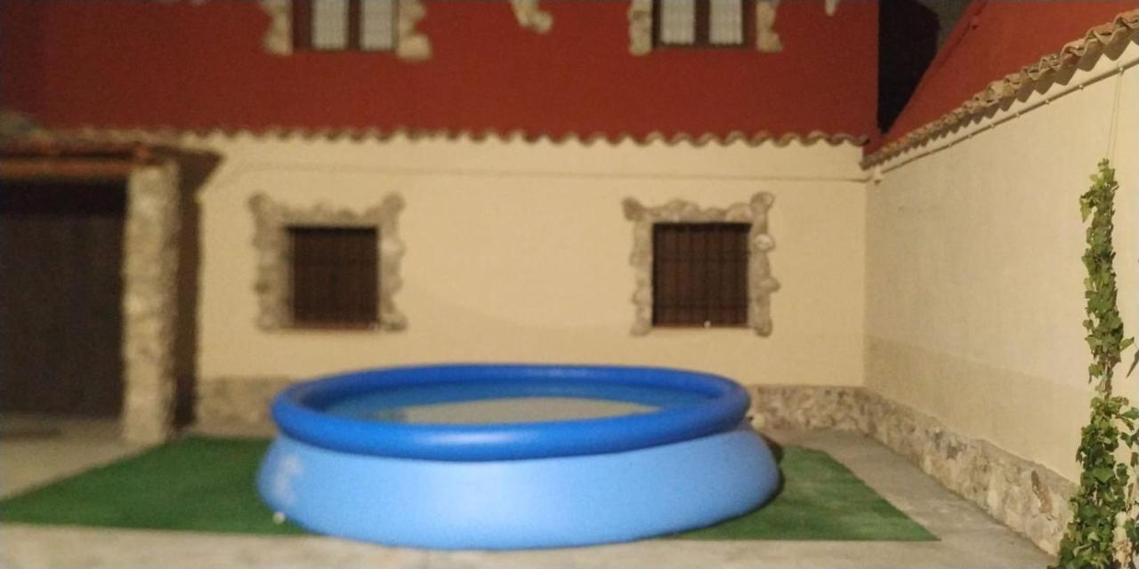 Casas La Muralla De Bodegas Marcos Peñafiel Exteriör bild